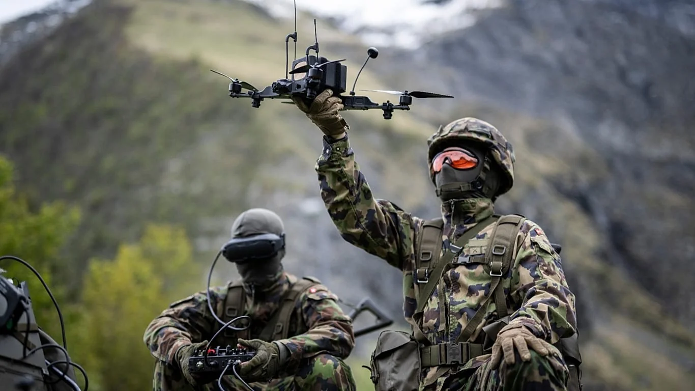 Suíça confirma: até 2028 terá batalhão de drones militares para reforçar defesa e vigilância