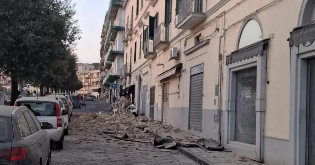 Terremoto de magnitude 4.7 atinge Nápoles: epicentro nos Campi Flegrei; gente nas ruas, trens e energia interrompidos