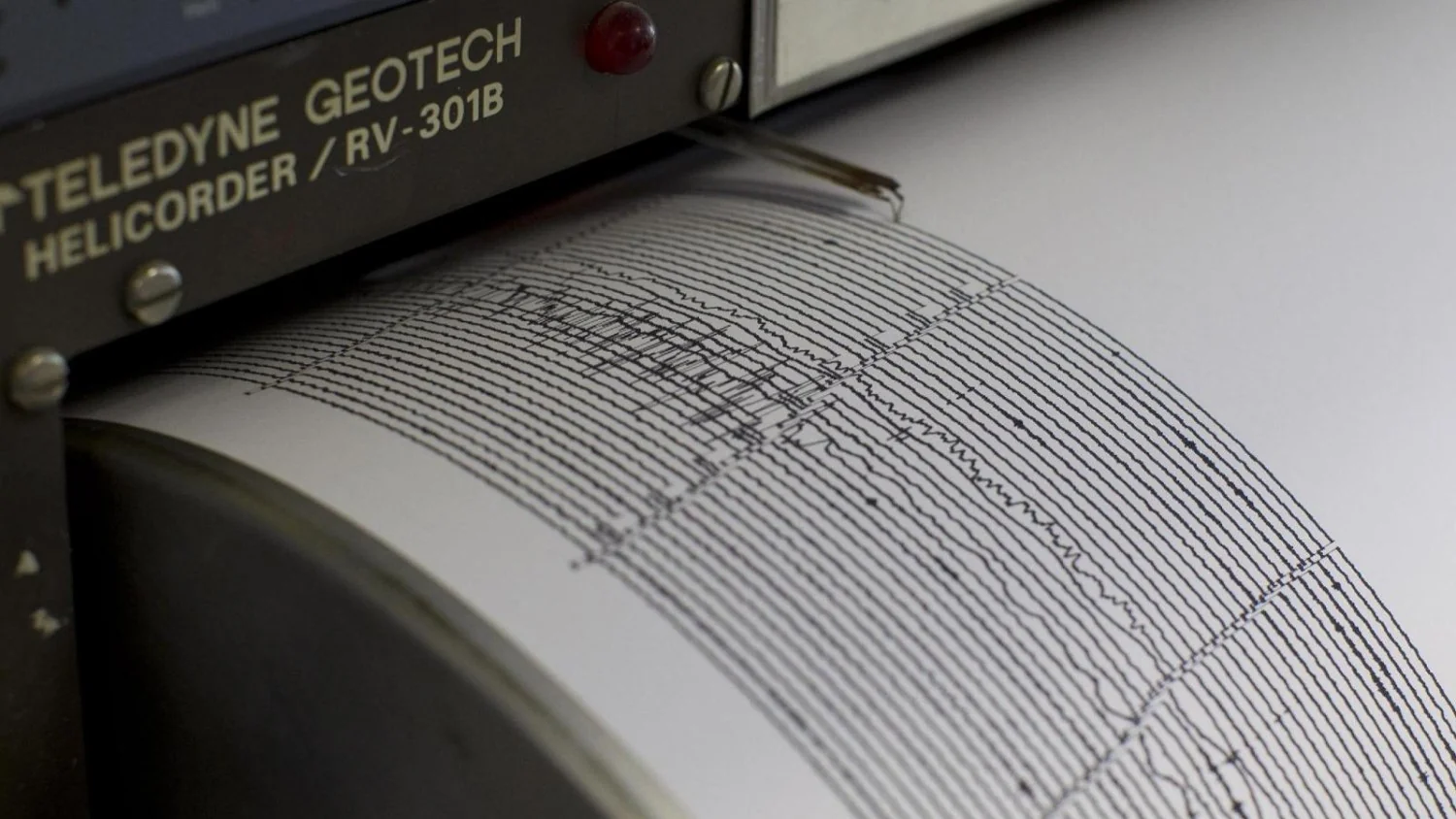 Terremoto de 5,9 atinge região perto de Tóquio; 12 feridos e sem risco de tsunami