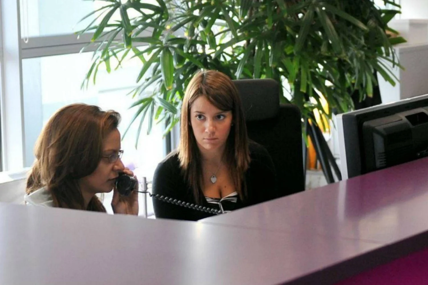 Trabalhar na Itália ou no exterior? Guia técnico para comparar salários e proteções na UE