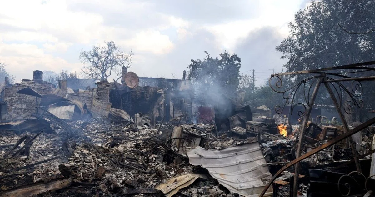 Troca de ataques entre Rússia e Ucrânia deixa 14 mortos e amplia tensão nas fronteiras