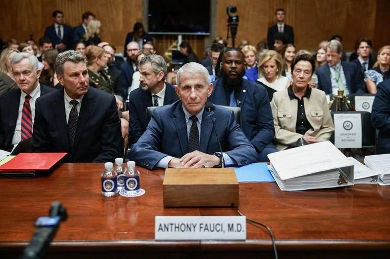 Trump apoia investigação criminal contra Anthony Fauci: 'A gravidade é maior do que a de Bannon e Navarro'
