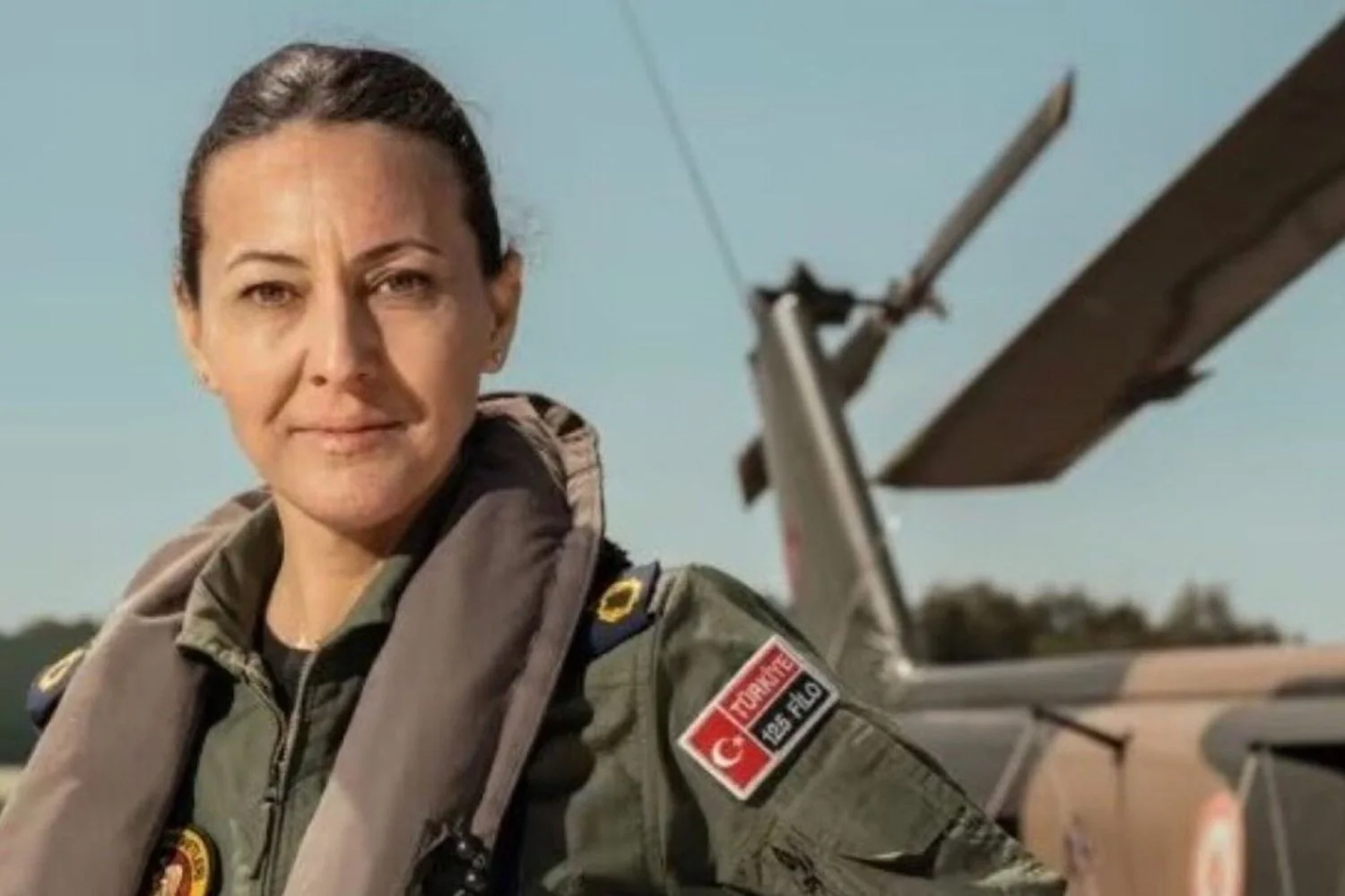 Turquia promove Özlem Karapınar: primeira mulher a alcançar o posto de general na Aeronáutica