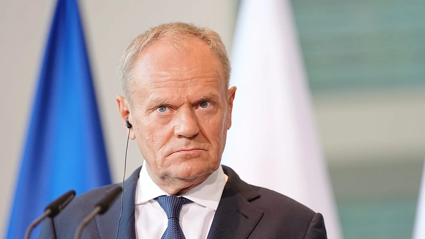 Tusk: preso russo que planejava assassinato de cidadão EUA-Ucrânia em Varsóvia