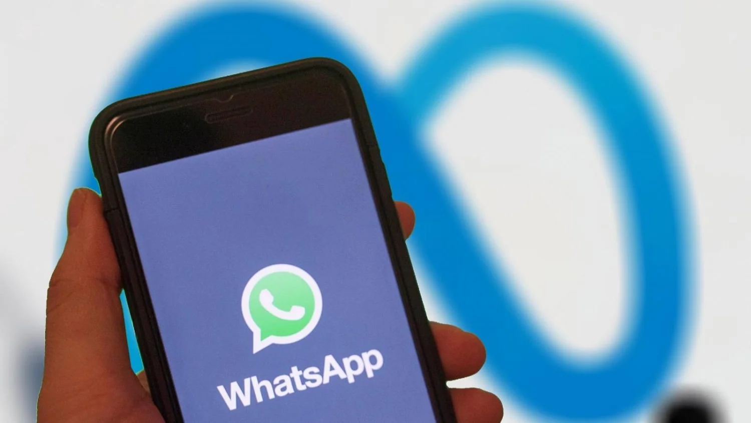 UE exige que Meta implemente na Europa medidas permanentes para proteger menores