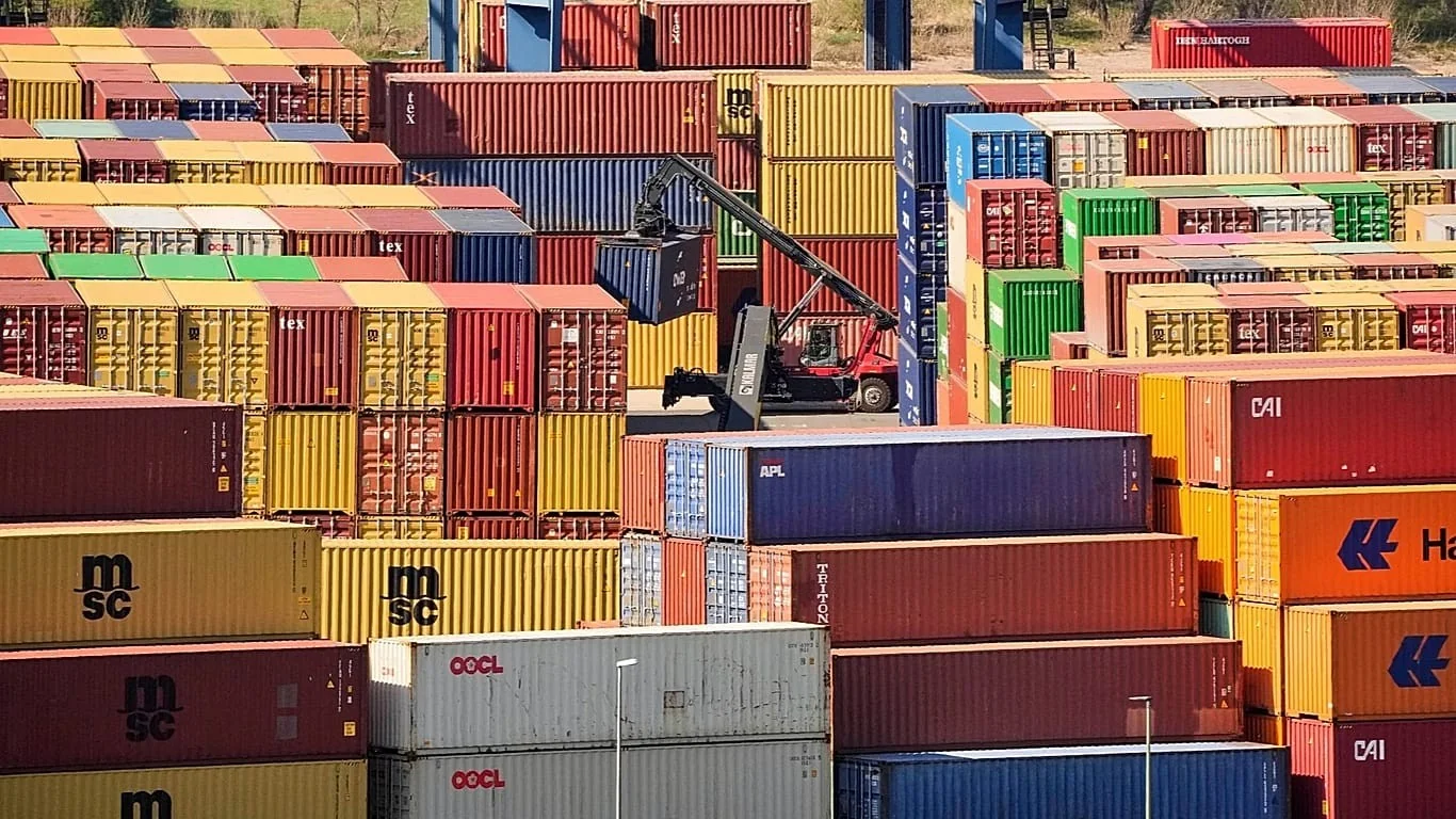 UE rejeita pressões dos EUA e afirma: quadro regulatório e autonomia não são negociáveis