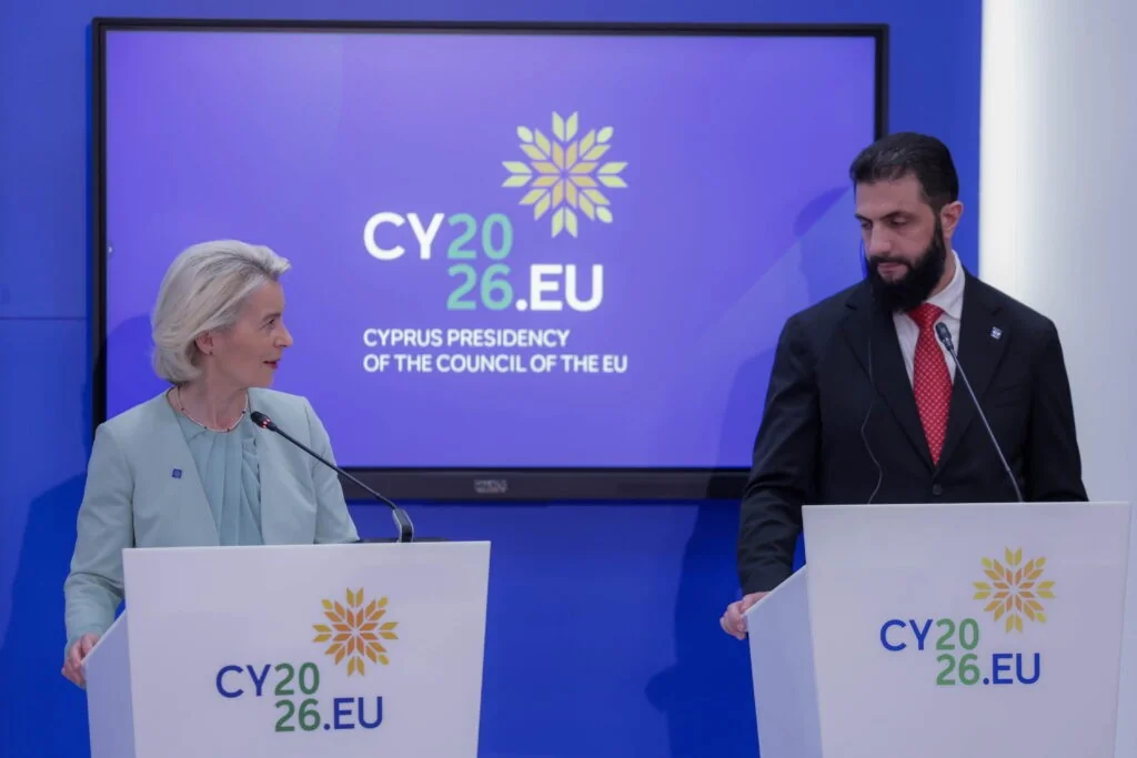 UE acelera diálogo com a Síria para repatriar refugiados, legitimando antigos jihadistas