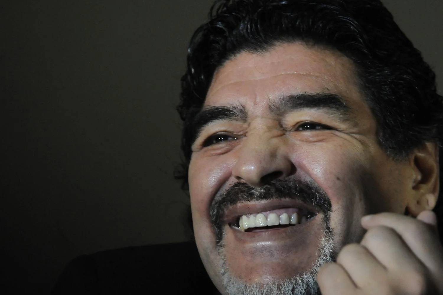 Últimos dias de Maradona: massagista relata recusa por cuidados e edema nas pernas durante o processo contra a equipe médica