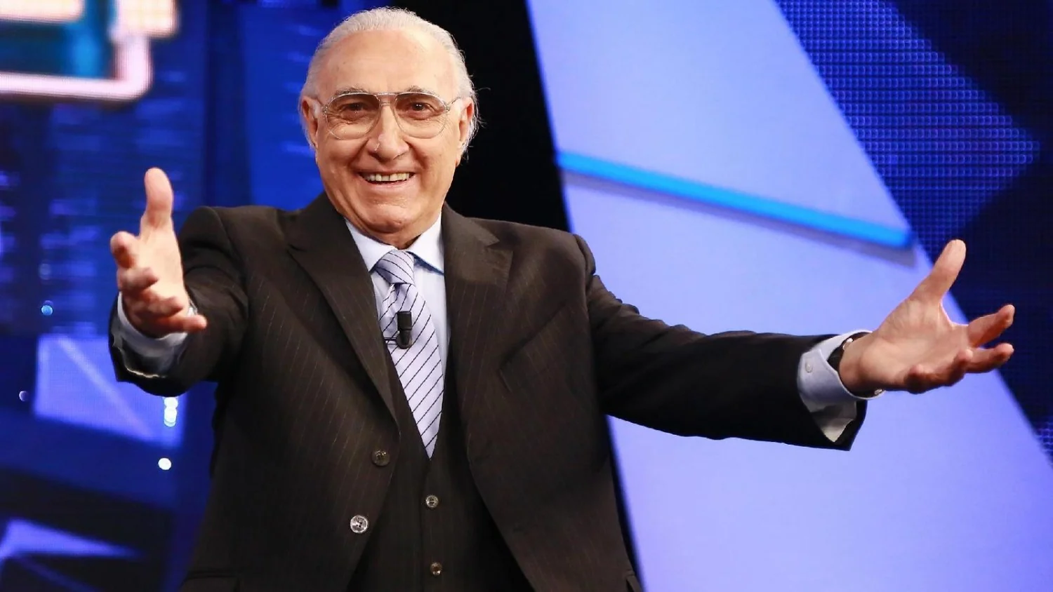 Um ano sem Pippo Baudo: a Rai celebra com programação especial que revisita um ícone da TV italiana