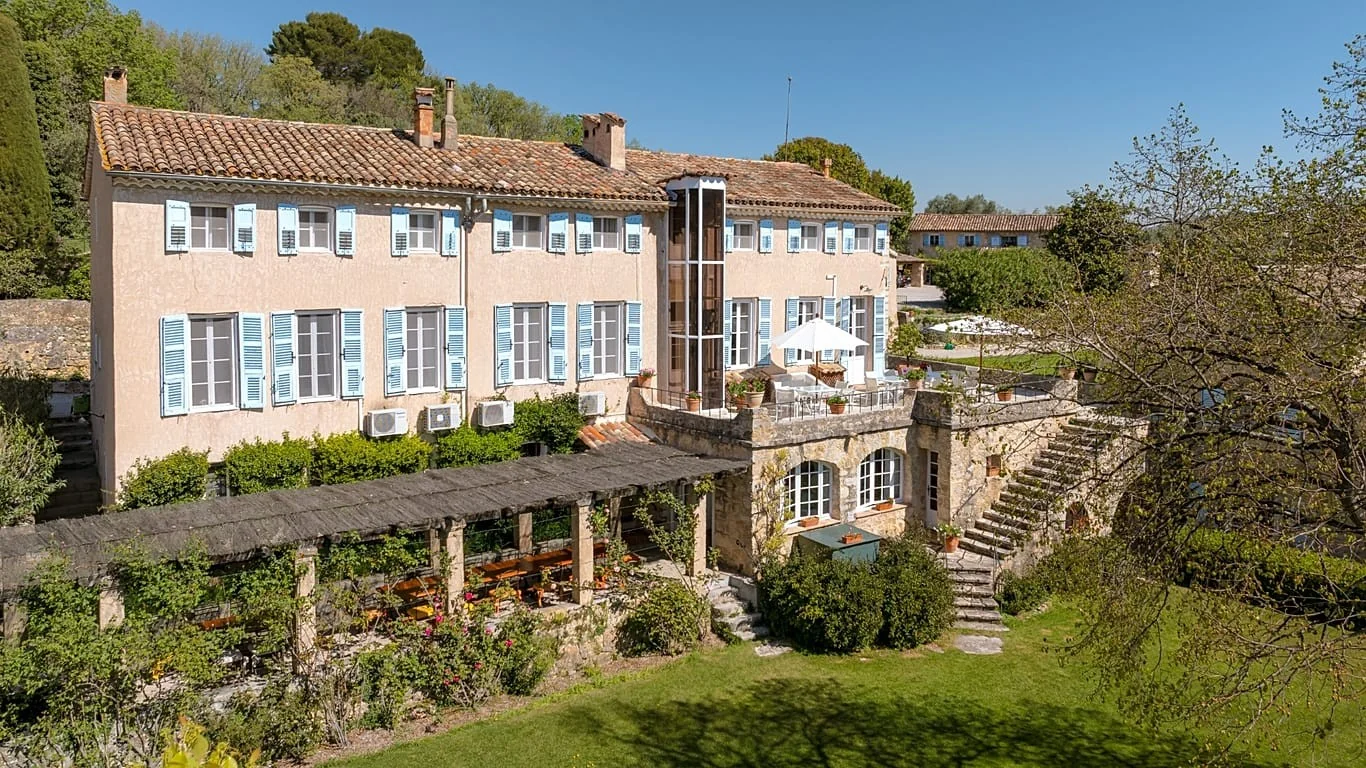 La Sylviane em Valbonne: propriedade histórica na Riviera Francesa à venda
