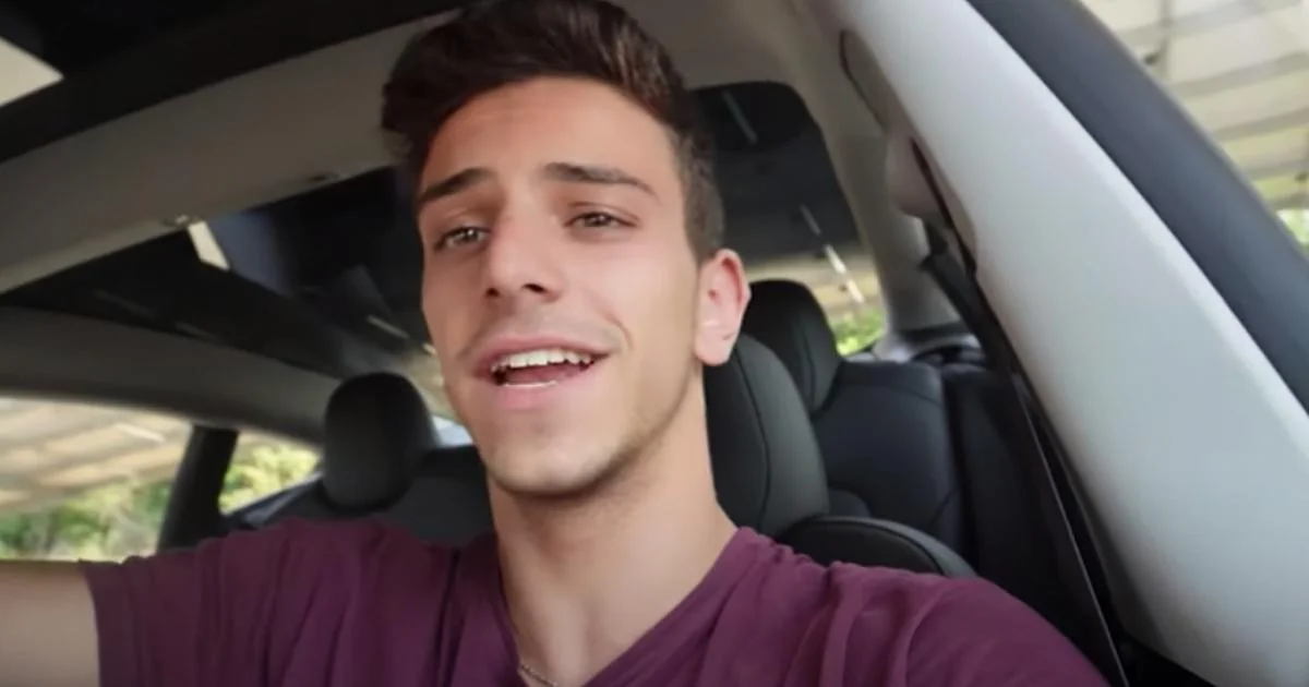Youtuber Matteo Di Pietro cumpre 15 meses em serviços sociais após atropelar e matar o pequeno Manuel em Casal Palocco