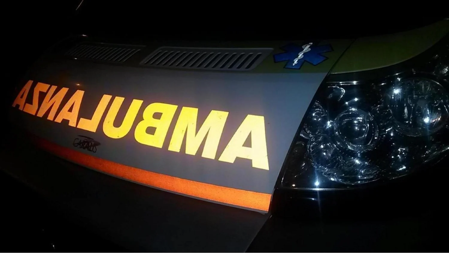 Adolescente de 17 anos morre ao cair de scooter em Serramanna; amigo de 15 fica ferido
