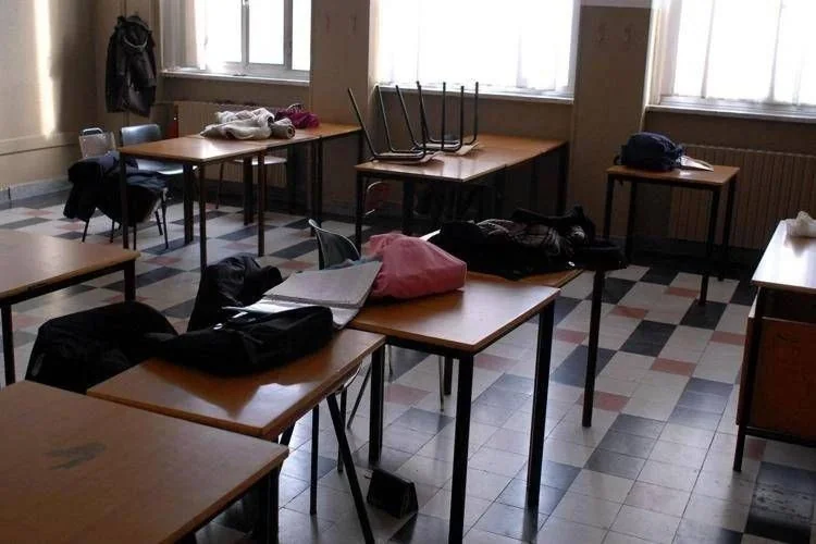 Especialista da La Sapienza alerta para alto risco de emulação após onda de agressões a professores em escolas italianas
