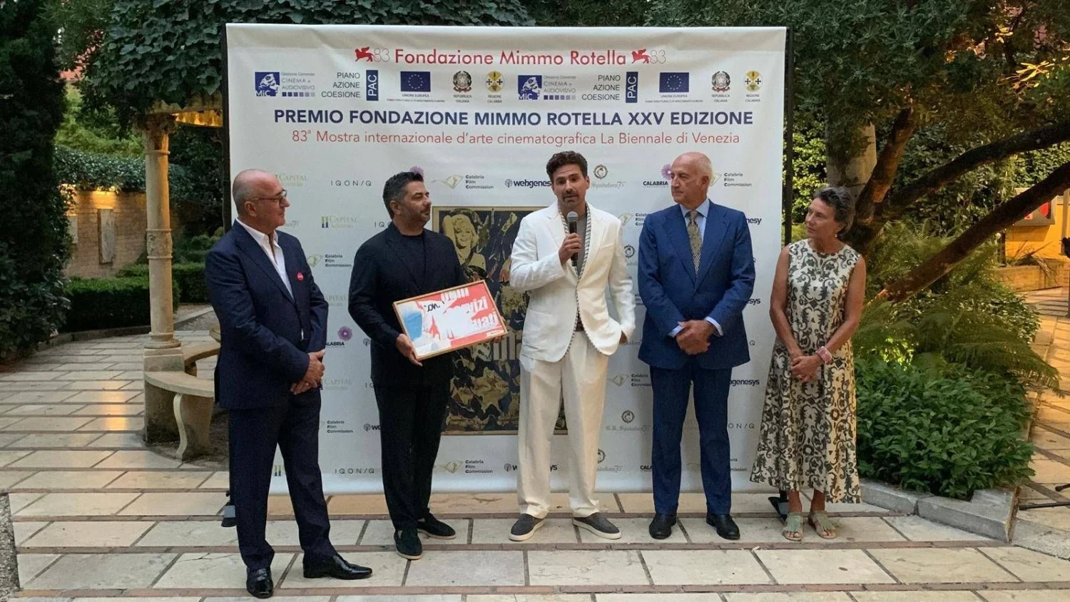 Andrea Pallaoro vence o Prêmio Mimmo Rotella em Veneza por 'The Echo Chamber'