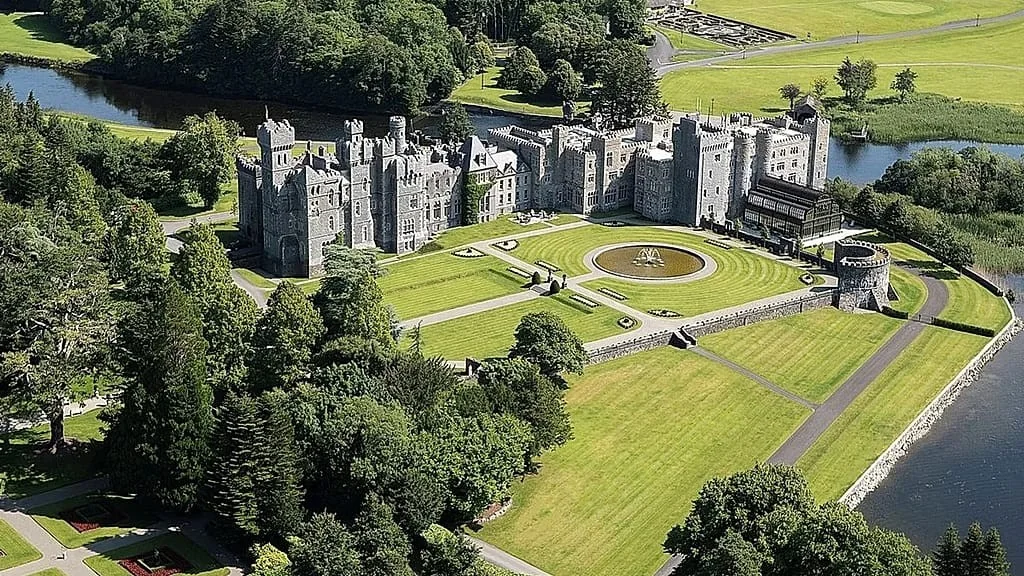 Ashford Castle, na Irlanda, é eleito o hotel mais bonito do mundo: a Europa brilha no ranking