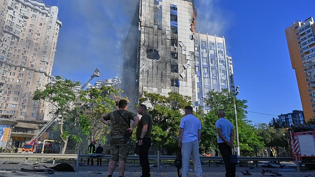 Ataques russos à Ucrânia deixam pelo menos 11 mortos e dezenas de feridos em múltiplas regiões