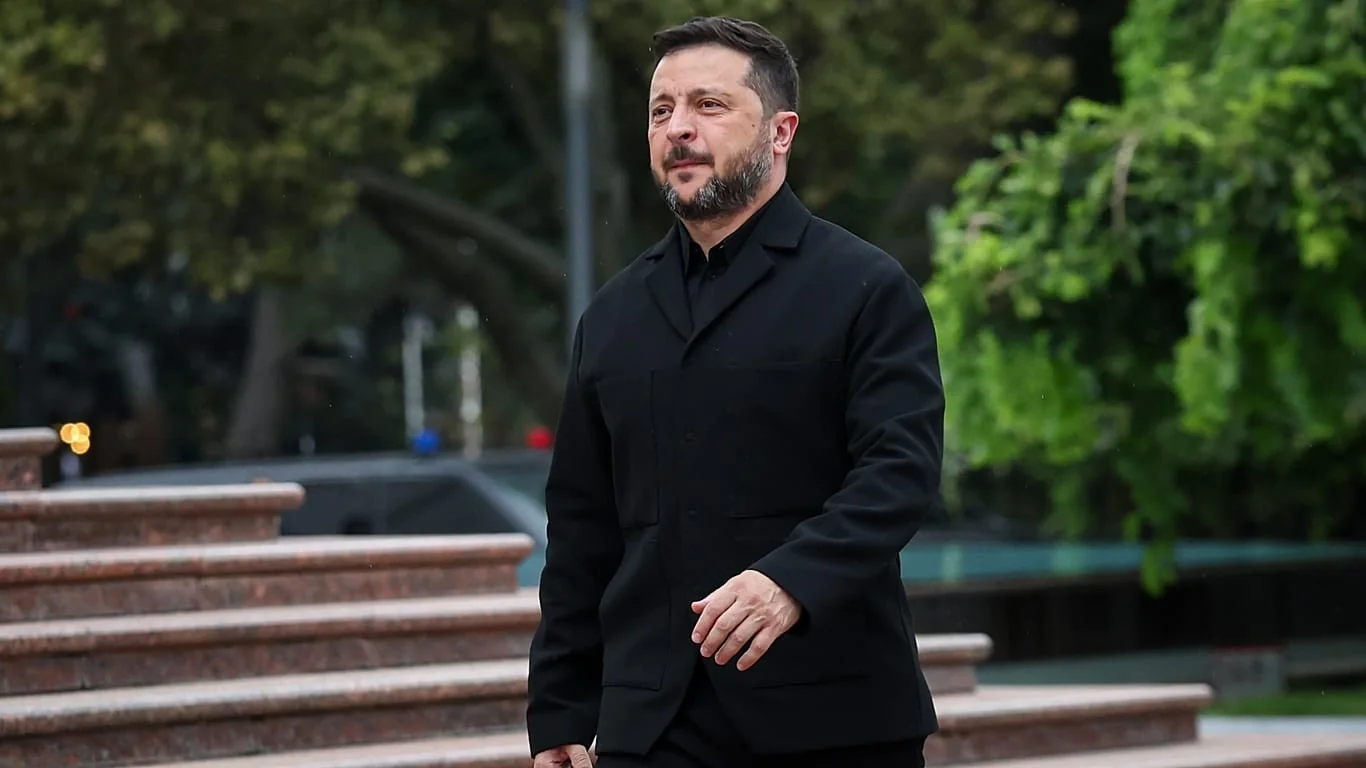 Avião de Zelensky quase atingido por drone na decolagem da Moldova: alerta sobre falhas na defesa aérea