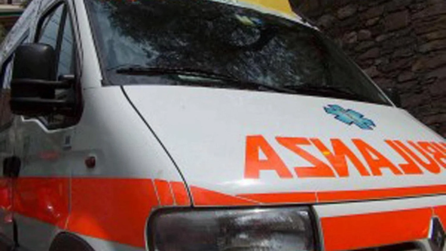 Colisão entre carro e moto em Bari: jovem de 17 anos morre em Japigia