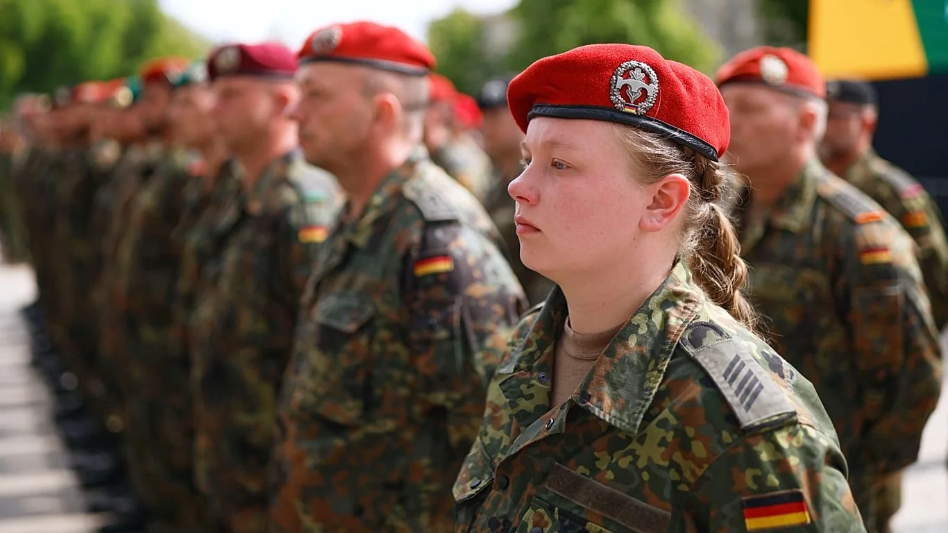 Bundeswehr prepara transferências obrigatórias para preencher brigada na Lituânia até 2027