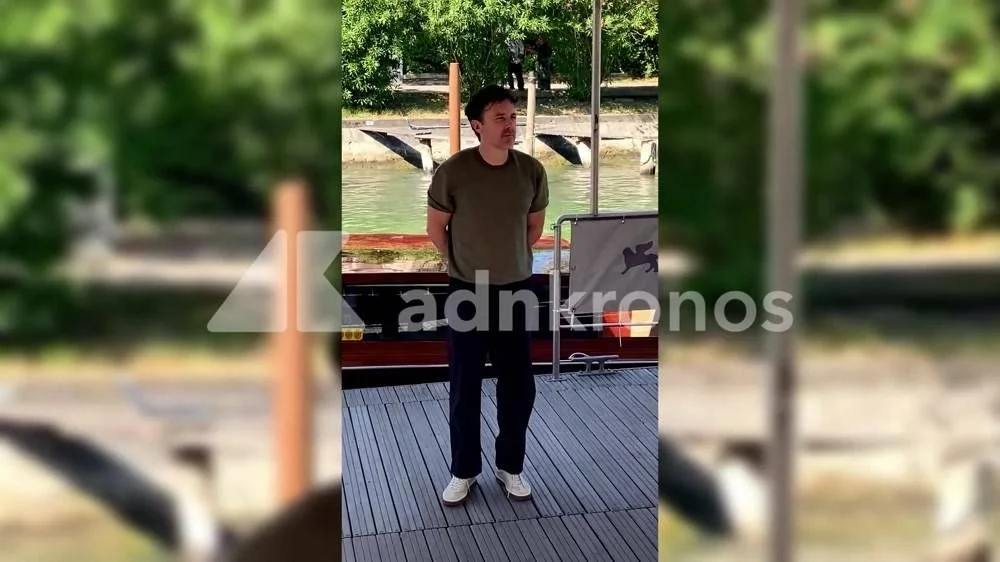 Casey Affleck desembarca no Lido para apresentar Company na 83ª Mostra de Veneza