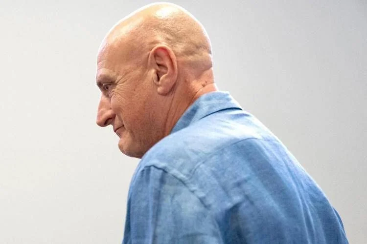 Chico Forti consegue semiliberdade; audiência para liberdade condicional marcada para 24/02/2027