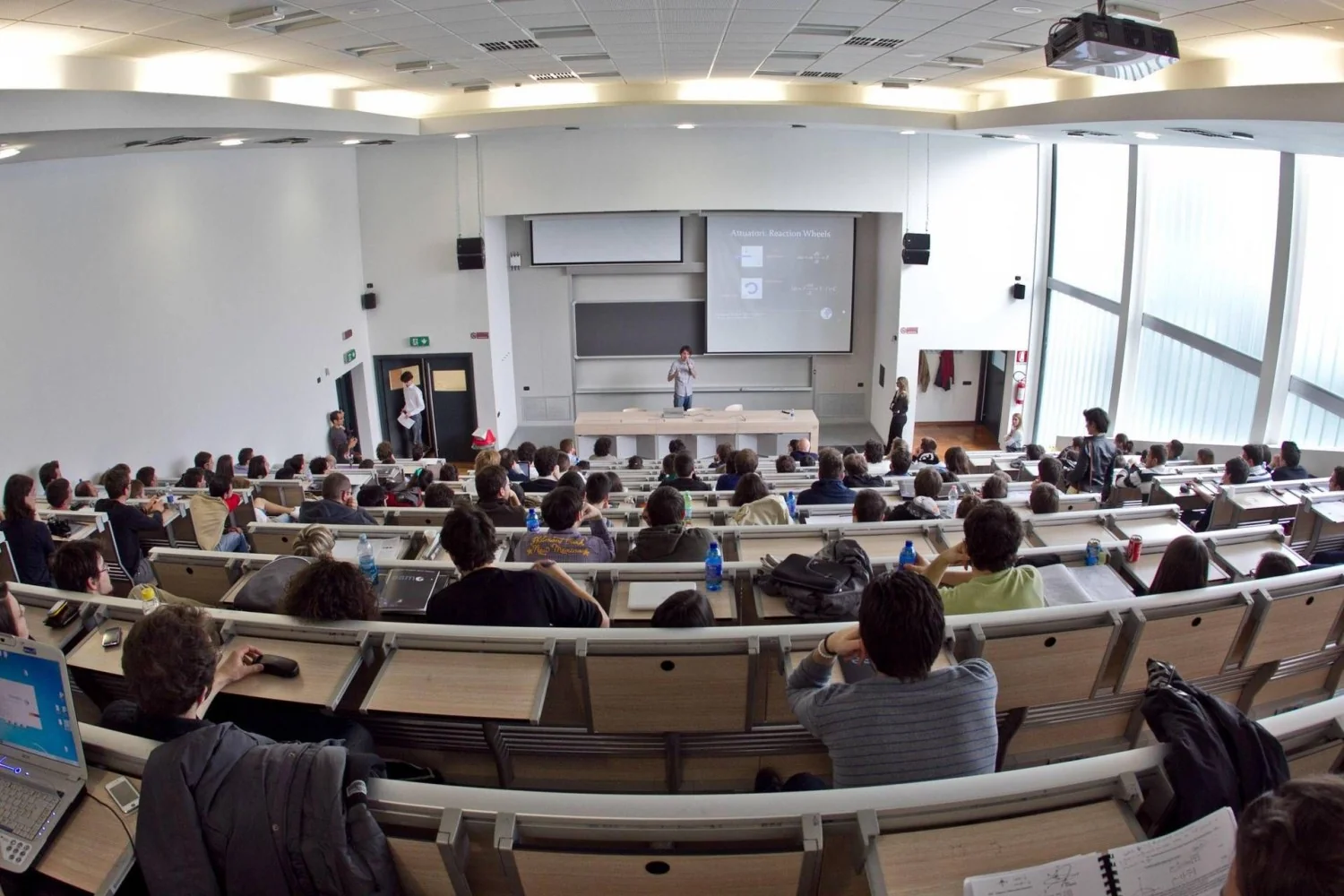 Civic engagement badge: voluntariado universitário passa a ser título reconhecido no currículo