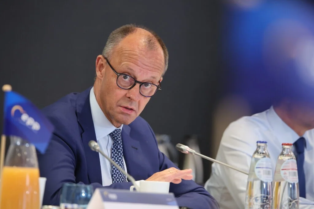Colapso do centro de Merz: AfD domina Mecklemburgo e Die Linke conquista Berlim