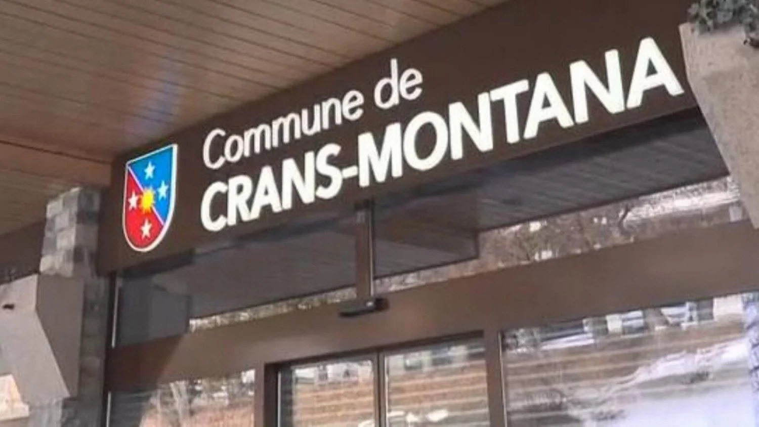 Crans-Montana: e-mail interno apontava risco da espuma fonoabsorvente; pai de Chiara exige respostas