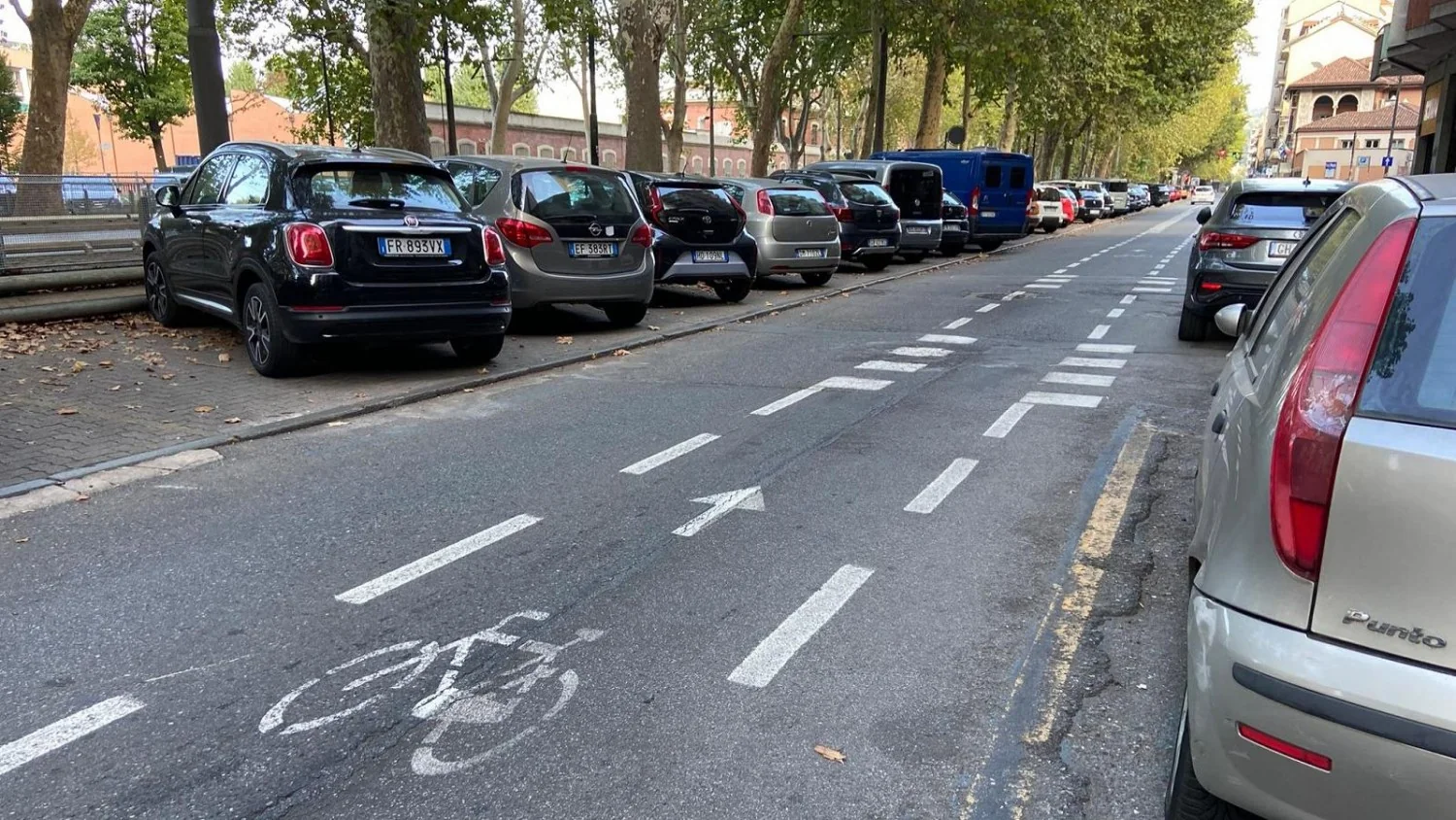 Criança de 7 anos morre após ser atropelada enquanto andava de bicicleta em Torino