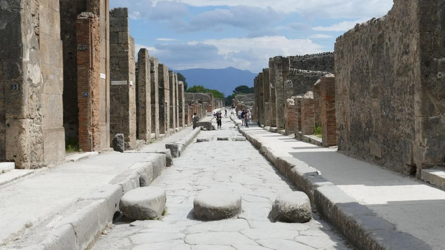 Custódio das Escavações de Pompeia é preso por abuso sexual contra turista menor