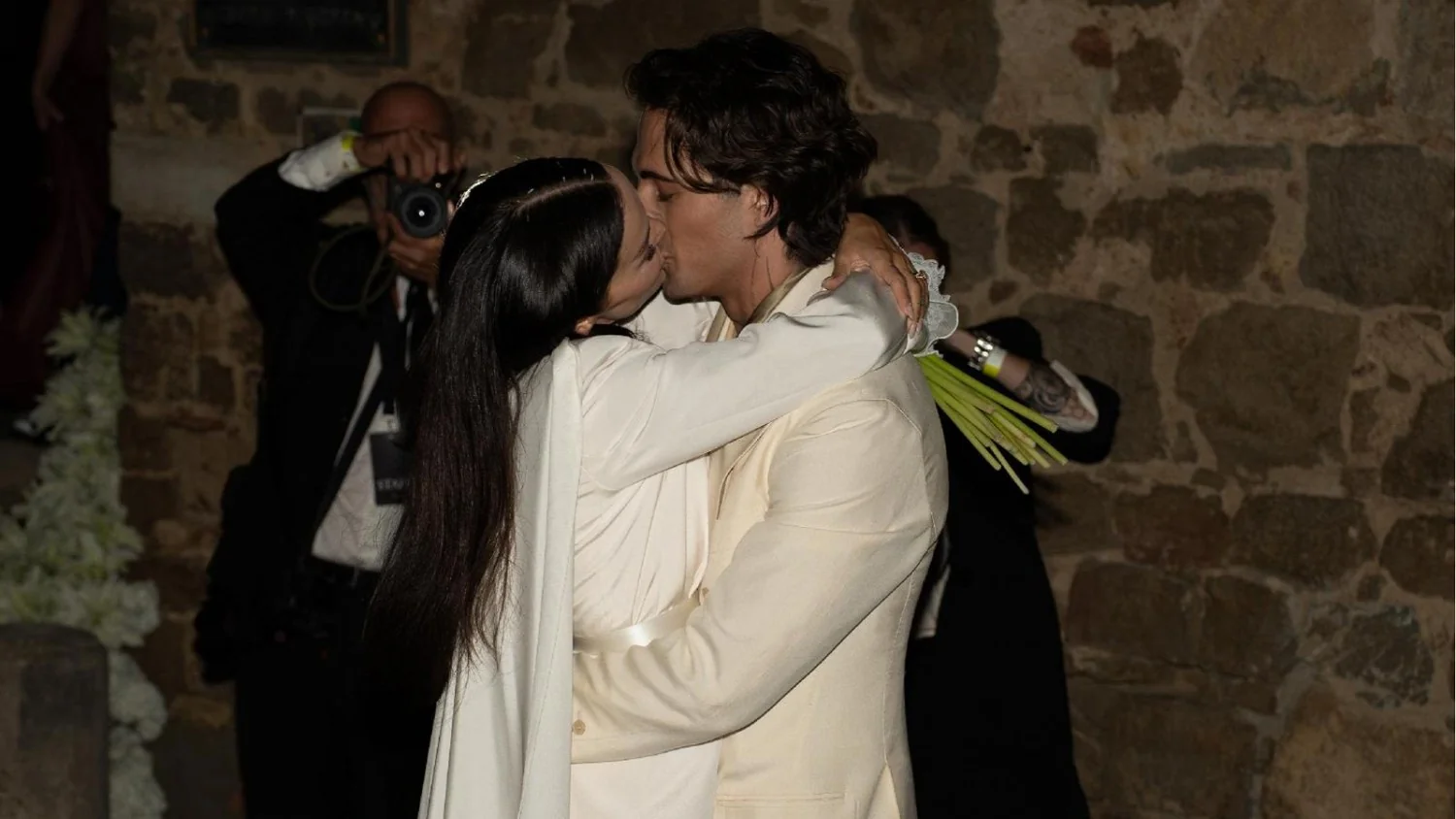 Damiano David e Dove Cameron: festa privada na Toscana, fotos vazadas e o mistério Måneskin