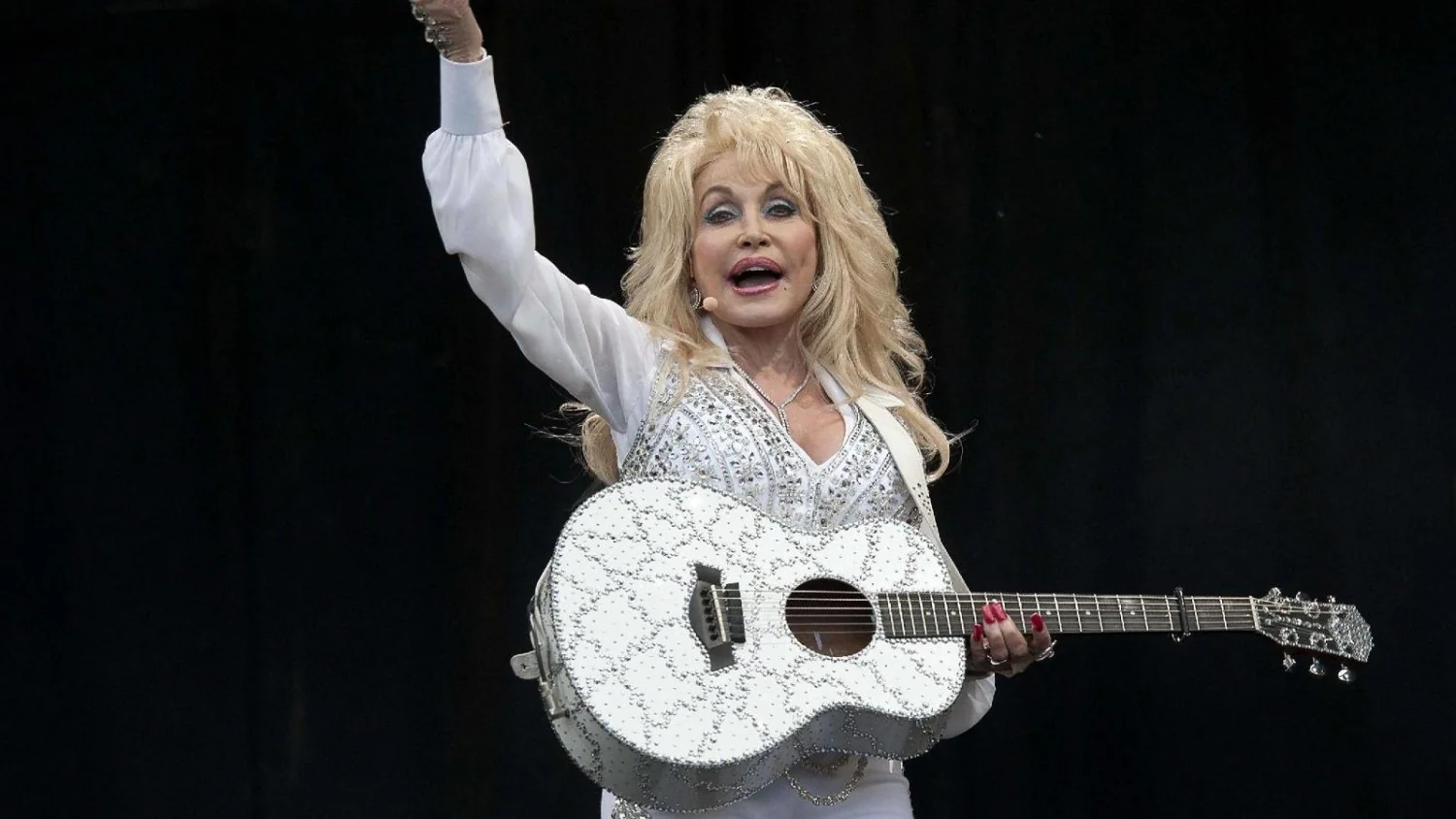 Dolly Parton: disputa judicial pela herança explode e empresa pede ordem contra sobrinho