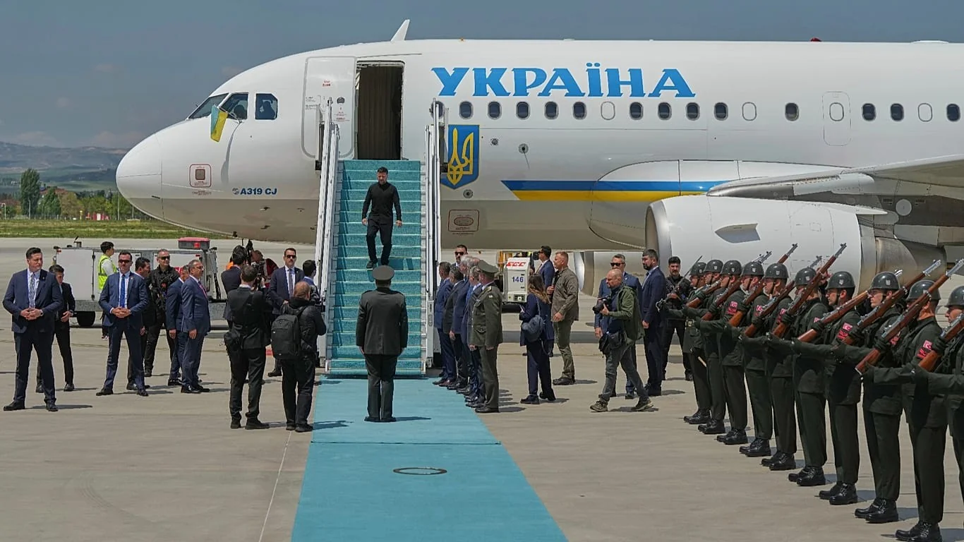 Como um drone russo quase atingiu o avião de Zelensky em Chișinău: cronologia e implicações estratégicas