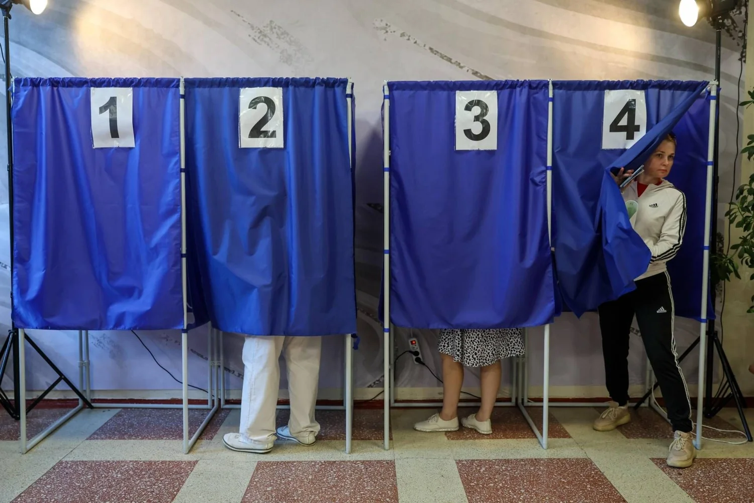 Eleições na Rússia: participação supera pleito anterior e processo é alvo de ataques cibernéticos