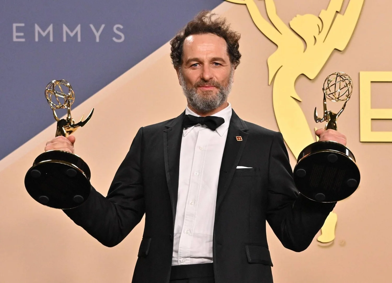 Emmy 2026: 'Widow’s Bay' domina com 14 estatuetas; Jean Smart e Matthew Rhys fazem história
