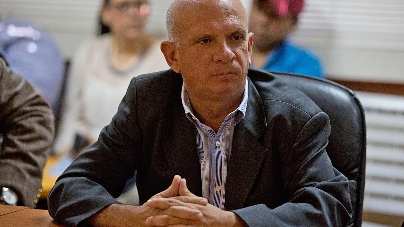 Ex-agente marroquino ofereceu dados sobre Pegasus e buscou proteção na Espanha, revela investigação