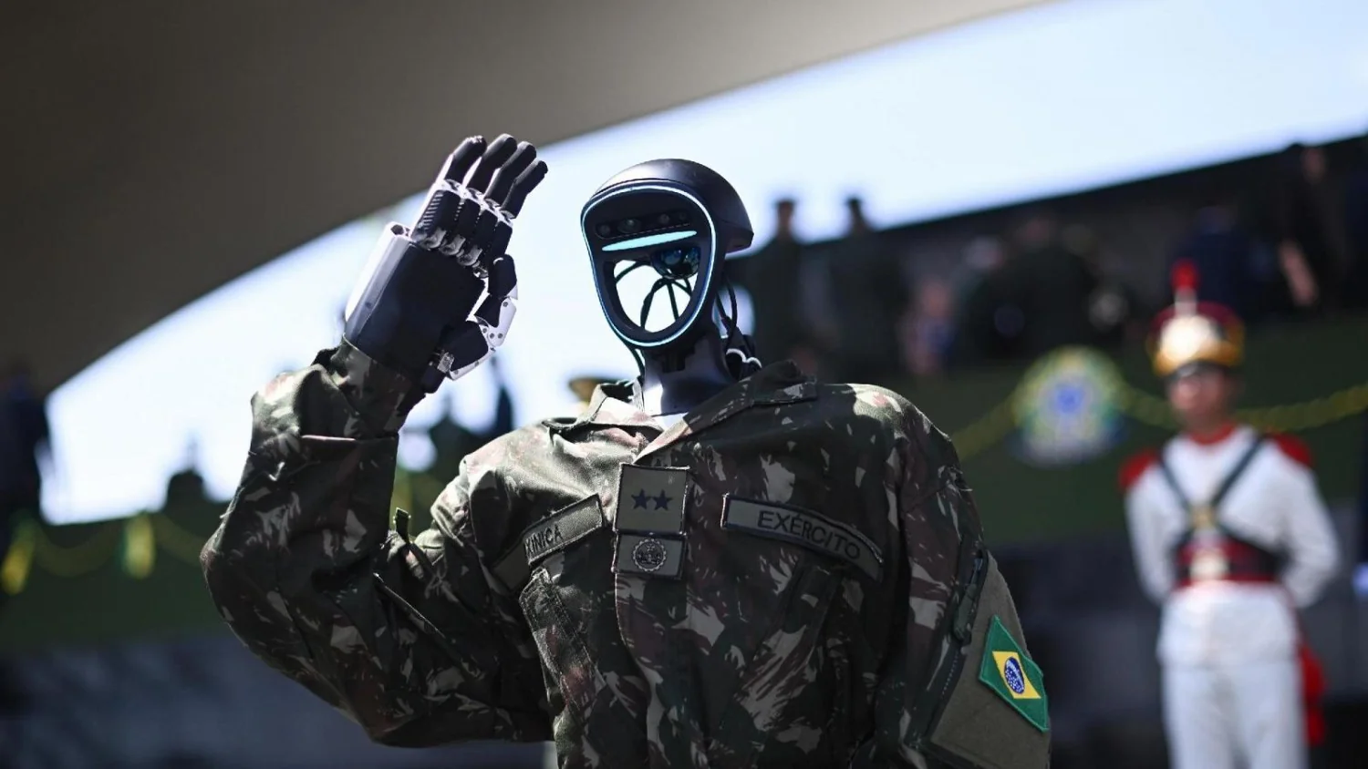 Exército de Robôs: Fedorov promete robôs humanoides em seis meses para reduzir baixas no campo de batalha