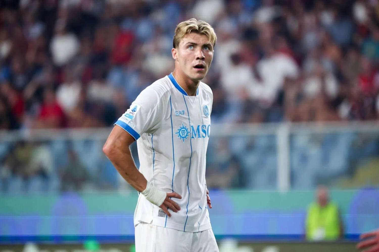 Fiorentina-Napoli hoje: escalações prováveis, horário (12:30) e como assistir ao duelo no Artemio Franchi