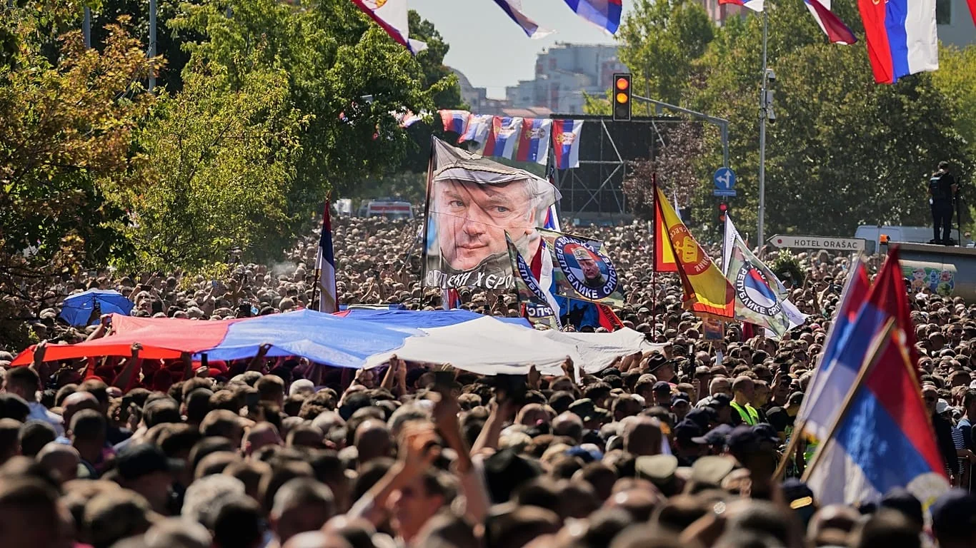Funeral de Mladić agrava bloqueio à adesão da Sérvia à União Europeia, dizem von der Leyen e Costa