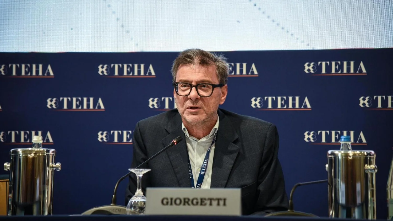 Giorgetti em Cernobbio: PIB pode chegar a 1%, mas o desafio é manter a credibilidade fiscal