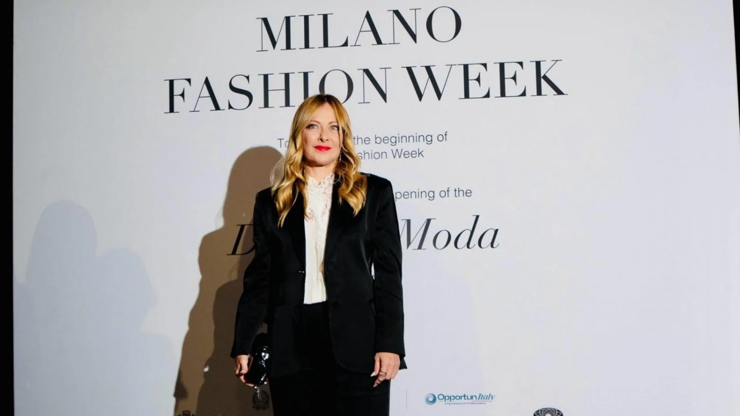 Giorgia Meloni participa do jantar de gala na abertura da Milano Fashion Week