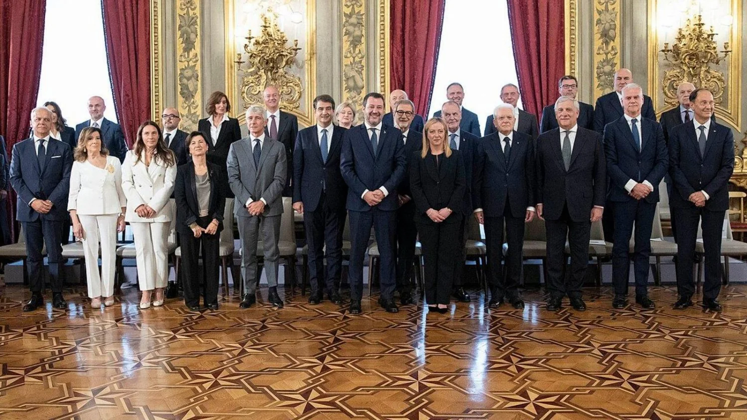 Governo Meloni apresenta 'documento dos recordes': estabilidade e medidas para famílias, emprego e segurança