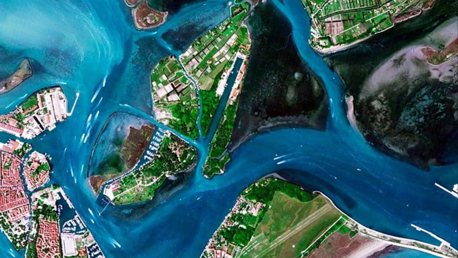Imagens do satélite Iride revelam as cores vibrantes da laguna de Veneza