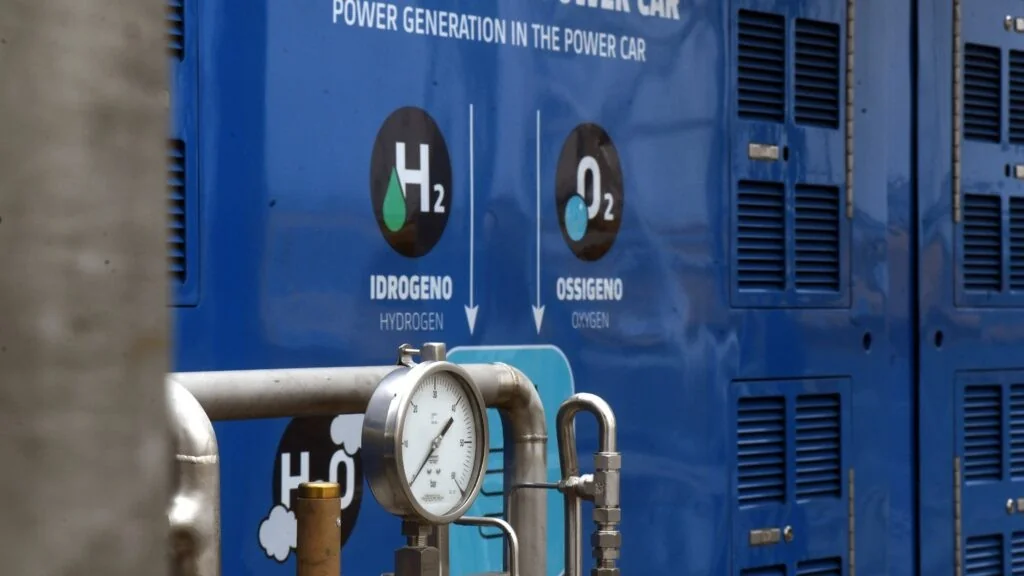 Itália lidera recepção da diretiva sobre gás e hidrogênio; Comissão Europeia abre infração aos outros 26 Estados‑membros