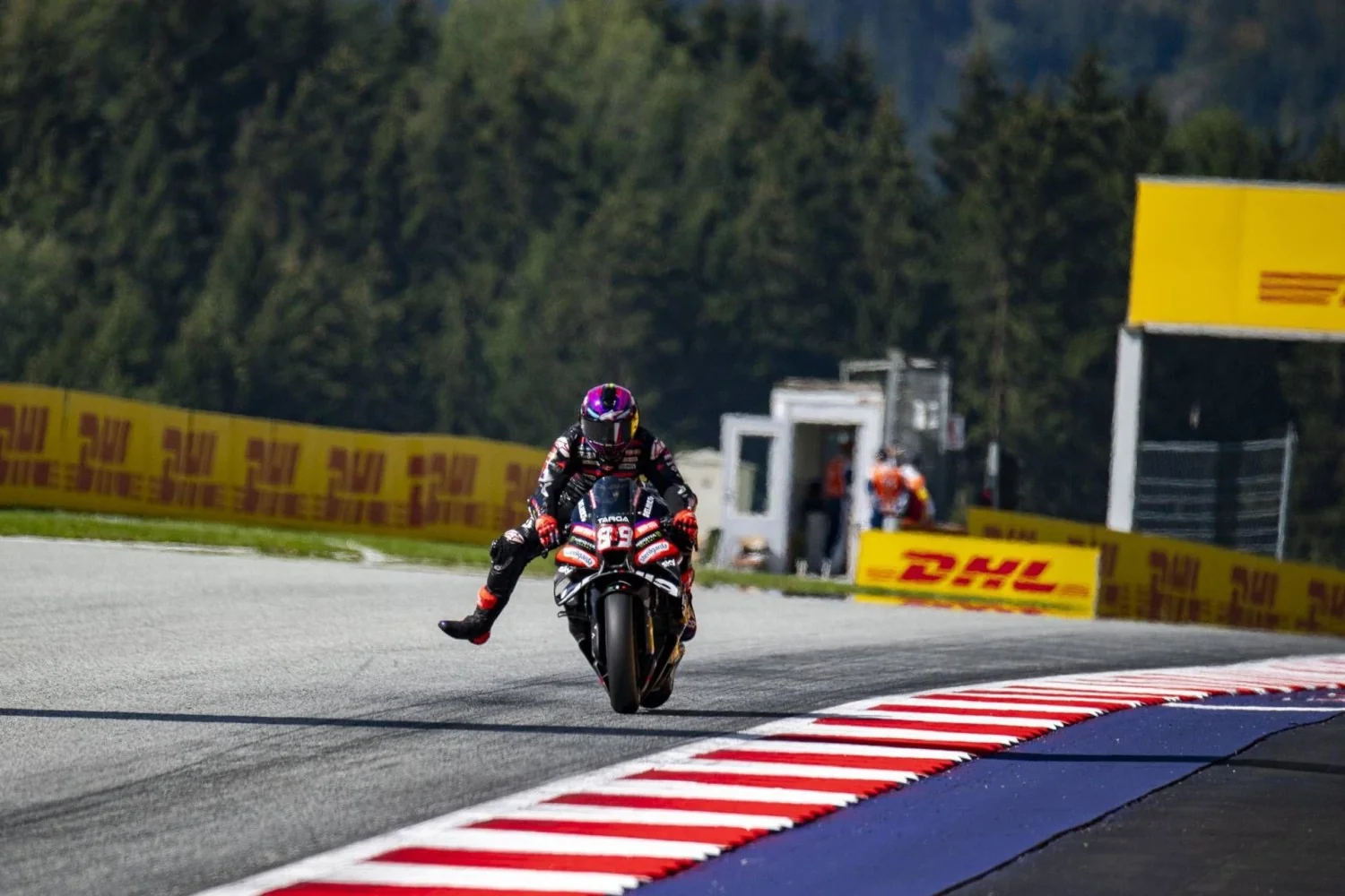 Jorge Martin vence Sprint em Spielberg: Marquez e Bezzecchi completam o pódio após queda de Acosta