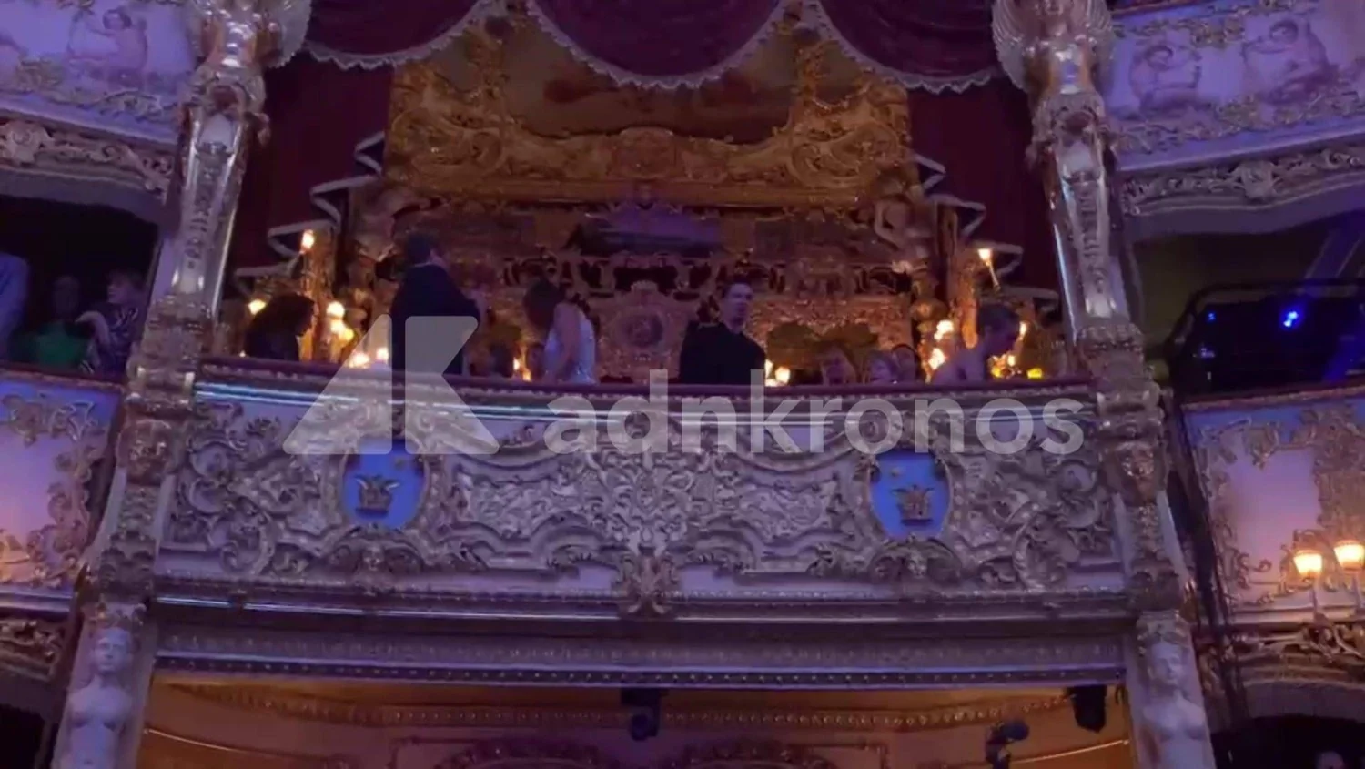 La La Land retorna a Veneza: Damien Chazelle emociona-se com espetáculo ao vivo na Fenice