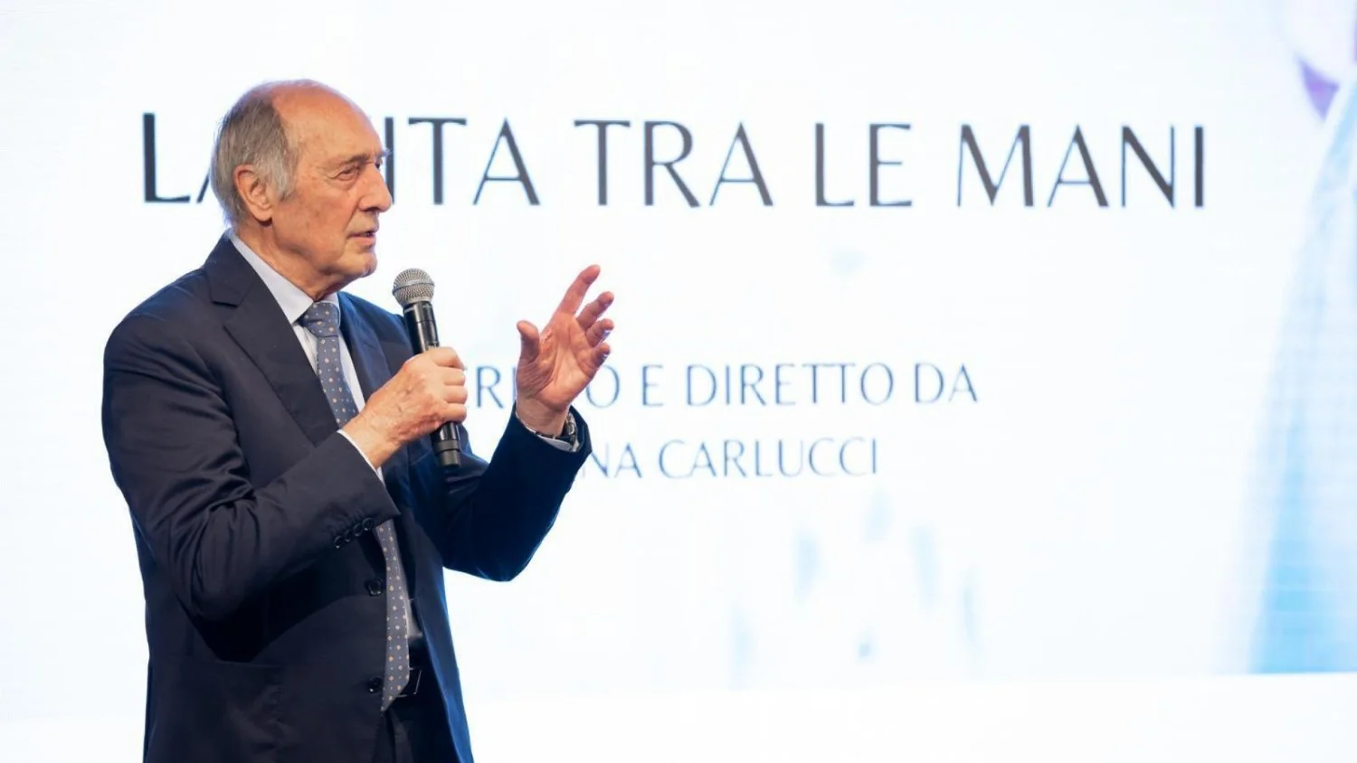 La vita tra le mani: o legado do pioneiro da cardiocirurgia pediátrica Alessandro Frigiola