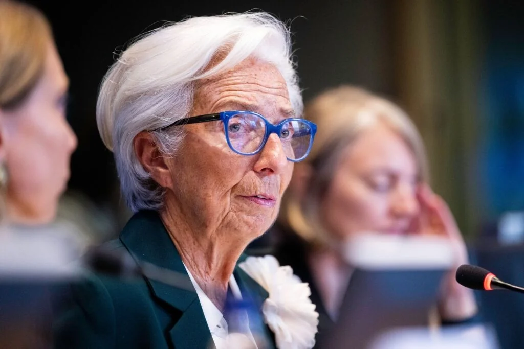Lagarde adverte sobre a ‘bolha’ da IA: risco de choque nos mercados por dívida corporativa