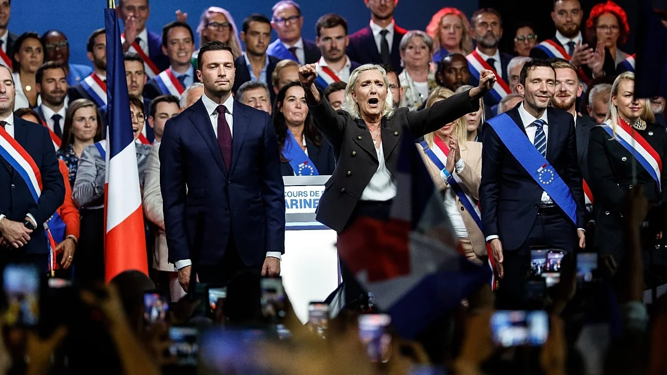 Le Pen centra campanha na habitação e promete “prioridade aos franceses” em comício estratégico