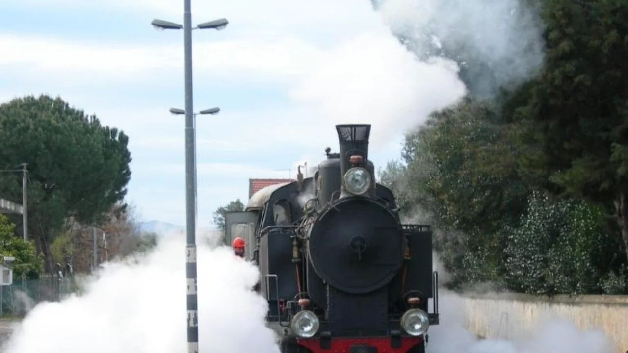 Locomotiva a vapor de 1931 volta a respirar nas linhas turísticas da Sardenha